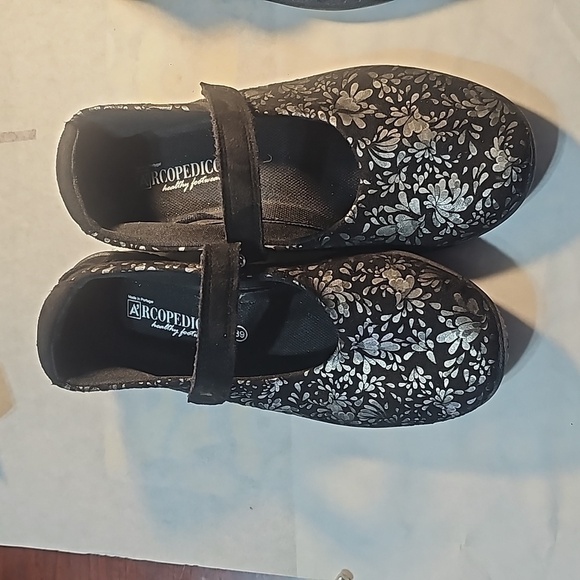 A'RCOPEDICO MaryJane Flats - Picture 1 of 9